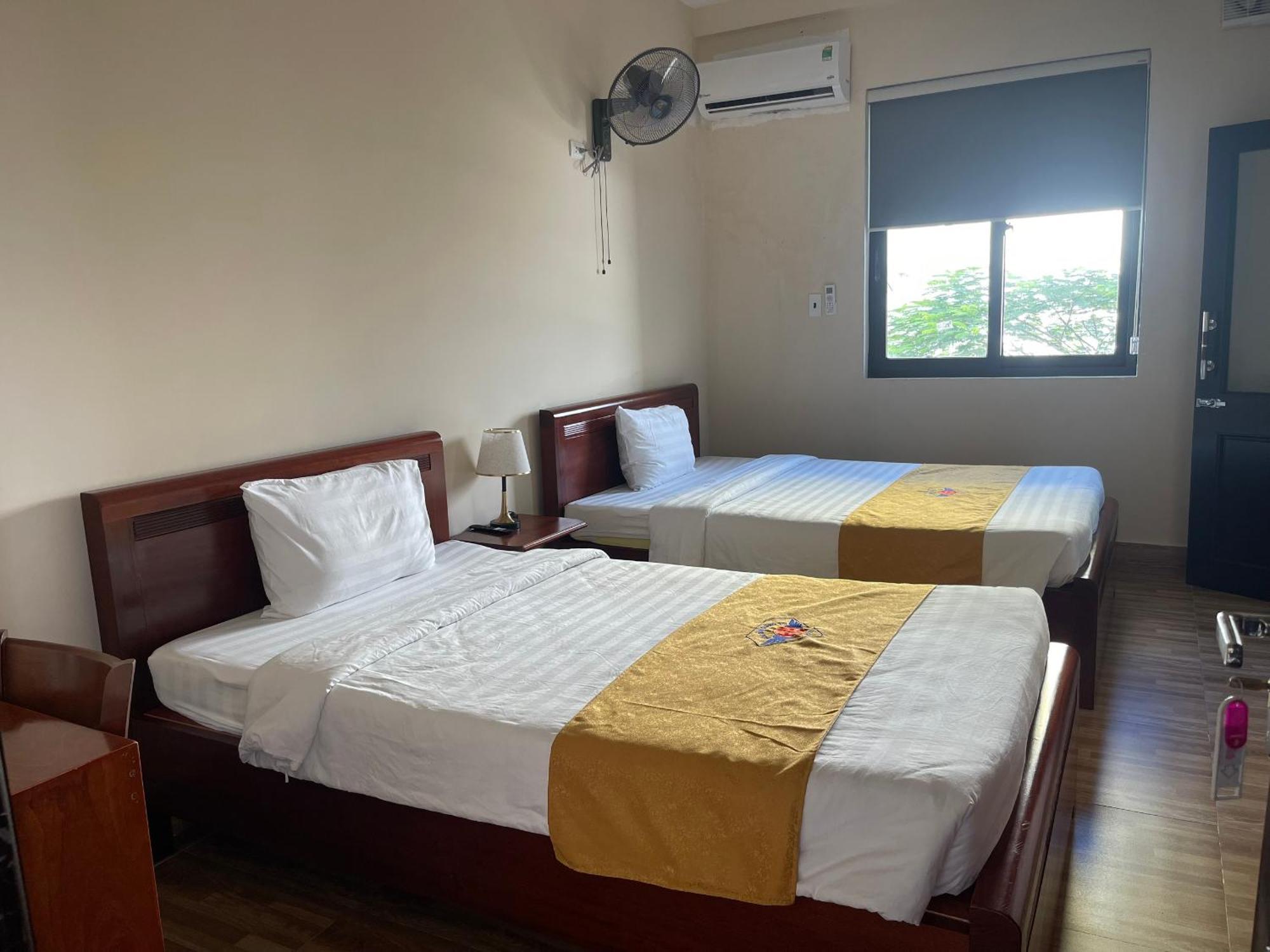 Hotel Khach San Hoa Binh Quang Tri à Dong Ha Extérieur photo