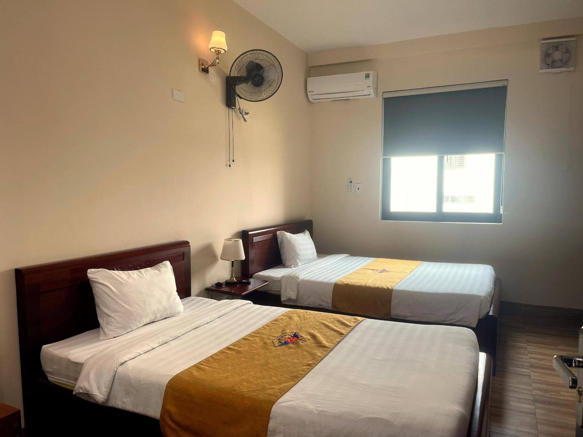 Hotel Khach San Hoa Binh Quang Tri à Dong Ha Extérieur photo