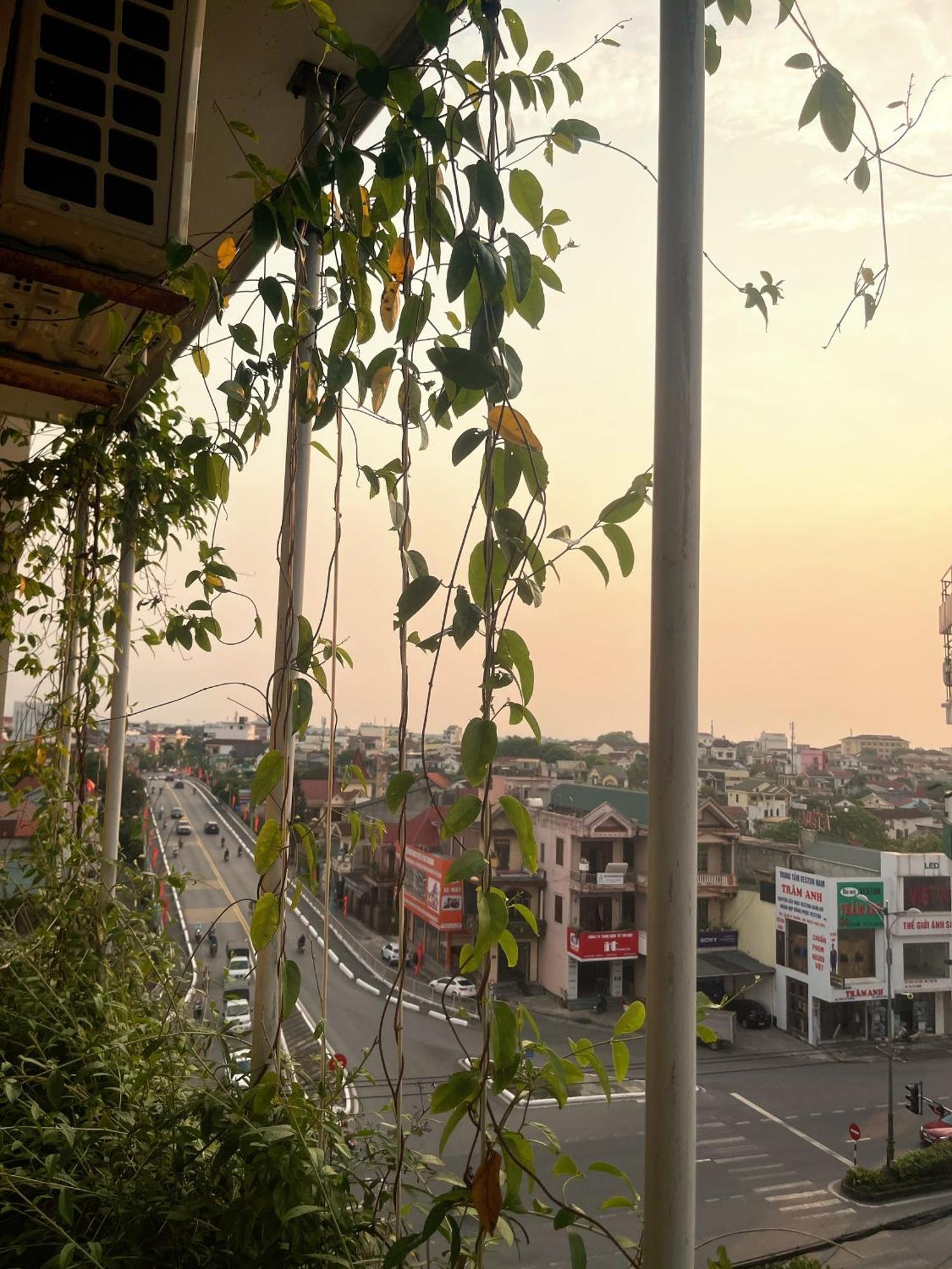 Hotel Khach San Hoa Binh Quang Tri à Dong Ha Extérieur photo